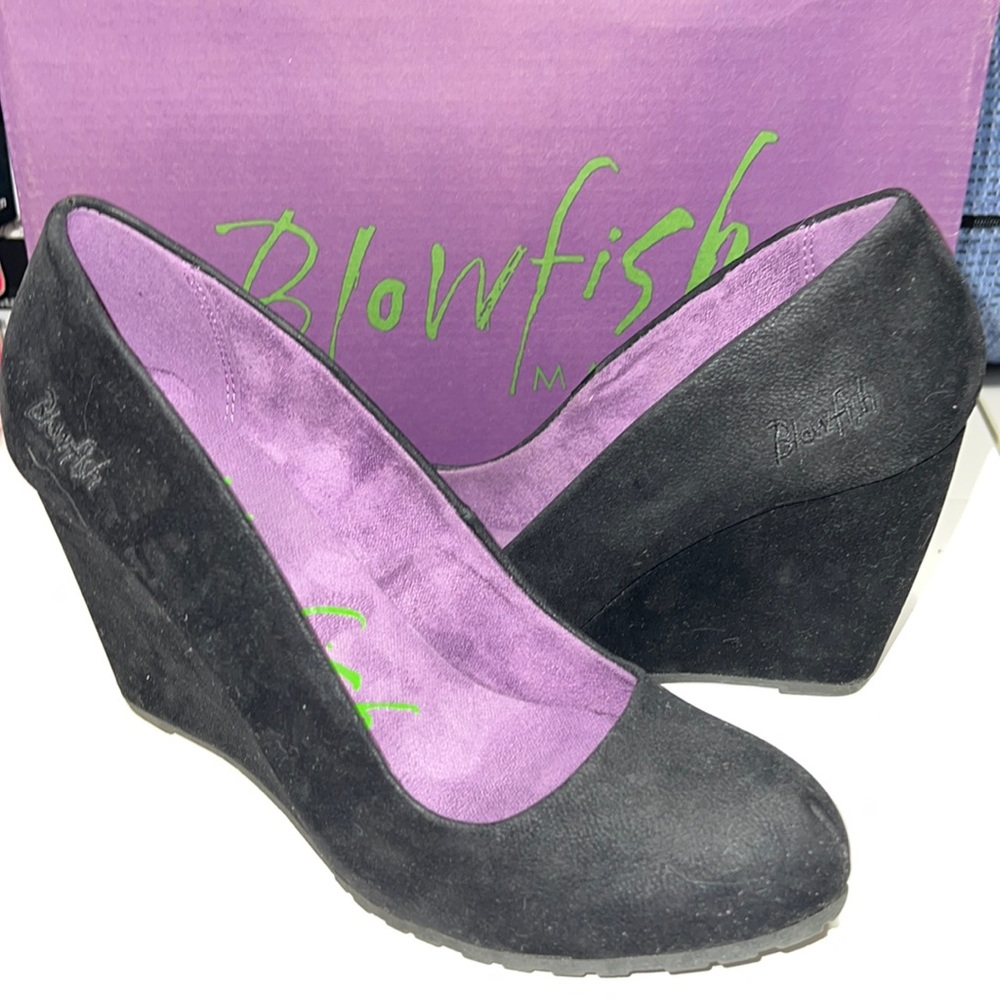 NIB Blowfish Illi Velvet Wedge Black pump